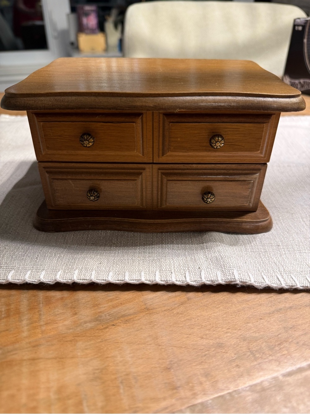 Vintage 1978 Avon Wooden Decorator’s Jewelry Chest Yellow Velvet